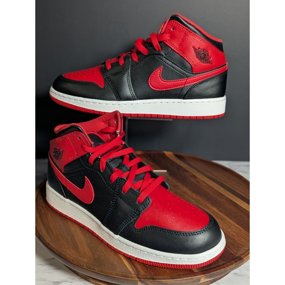 Air Jordan 1 Mid Alternate Bred GS Grade School DQ8423-060 Size 7 Black Red